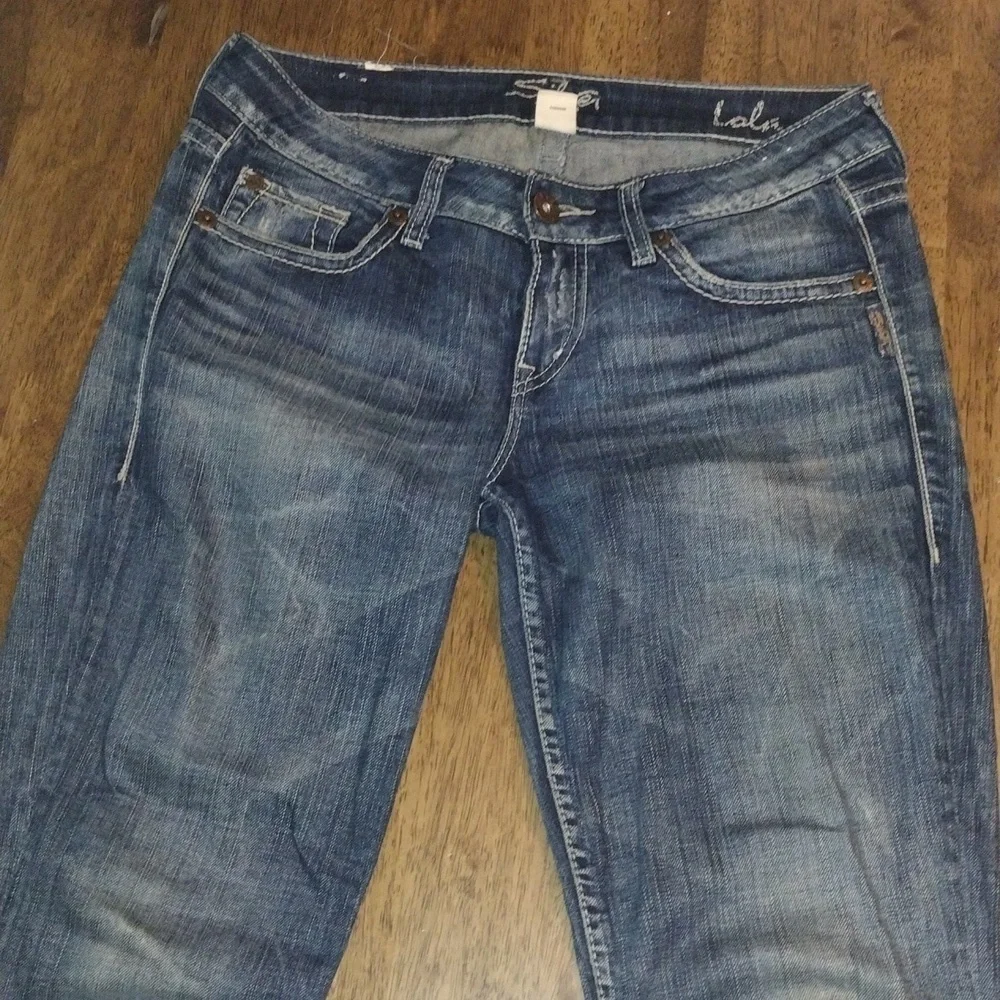 Silver Jeans Co Lola denim Medium Wash jeans Flare 29
